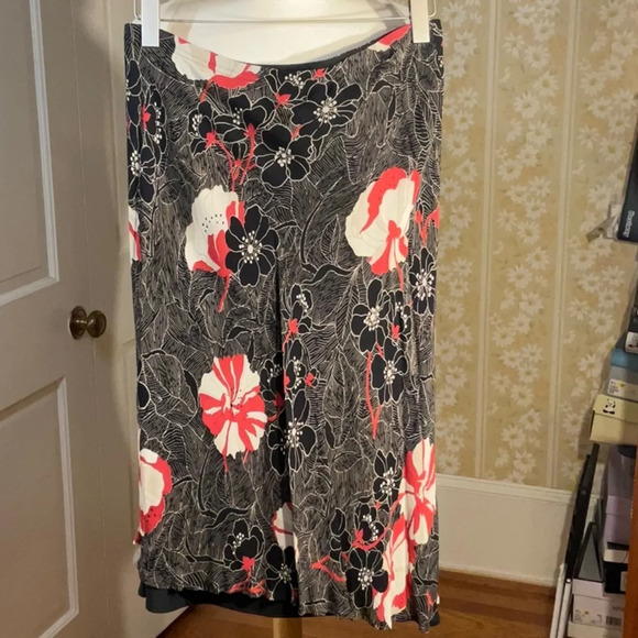 🤩 Casual Corner Floral print Skirt 🤩 - Picture 1 of 7
